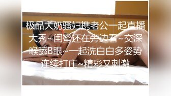 女友坐在我腿上扭得欢