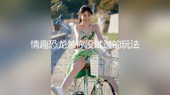 商场白色隔板全景后拍多位美女尿尿2 (5)