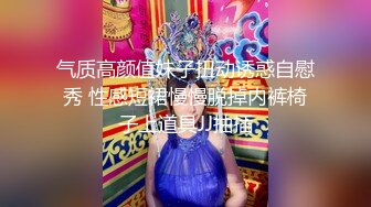 和老婆宾馆等单男，没忍住玩俩先干了一炮