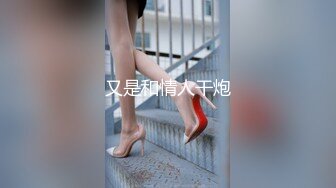 [2DF2]家庭摄像头偷窥，大白天中午夫妻俩就憋不住了，客厅欲仙欲死，小儿子还在旁边睡觉，妻子骑跨鸡巴上加速抽插，这啪啪的淫水声真大！ - [BT种子]