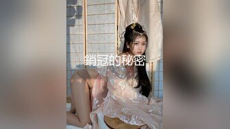  纹身大哥大，后入玩穴白嫩猫耳朵少妇，大奶子一晃一晃的狠狠操逼