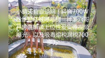 离异的表姐暂住我家，表姐很久没有性生活了，很饥渴，肏了两次还不够