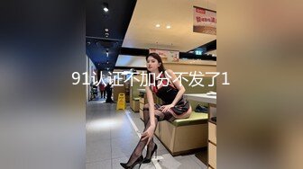 【新片速遞】 淫妻 舒服吗 小亲亲 你休息一下 我要舔一下小穴 好香啊 老婆被单男无套输出 绿帽让小伙休息一下 自己来几下 