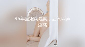 商场女厕蹲守带着宠物狗姿色美b少妇,刮过毛的馒头穴尿起来像潮喷[