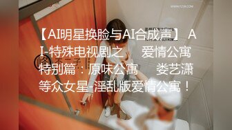 偷拍美女裙底风光 极品靓女和大哥逛街翘臀夹着骚窄内越走越紧小吃街抄底包臀裙小姐姐粉内弯腰侧面露毛了