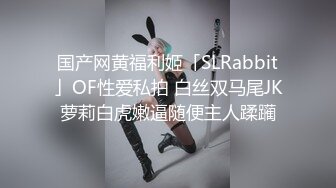  很美的小女人露脸洗澡诱惑狼友，掰开逼逼给狼友看，边洗澡边跟狼友撩骚，出水芙蓉看了秒硬