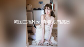 TWTP 游乐场女厕全景偷拍几个撅着屁股嘘嘘的高颜值美女3 (6)